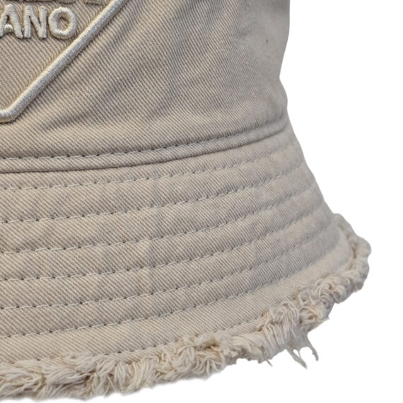 Hat Prada